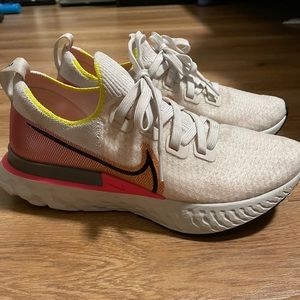 Nike Women’s React Infinity Run Flyknit